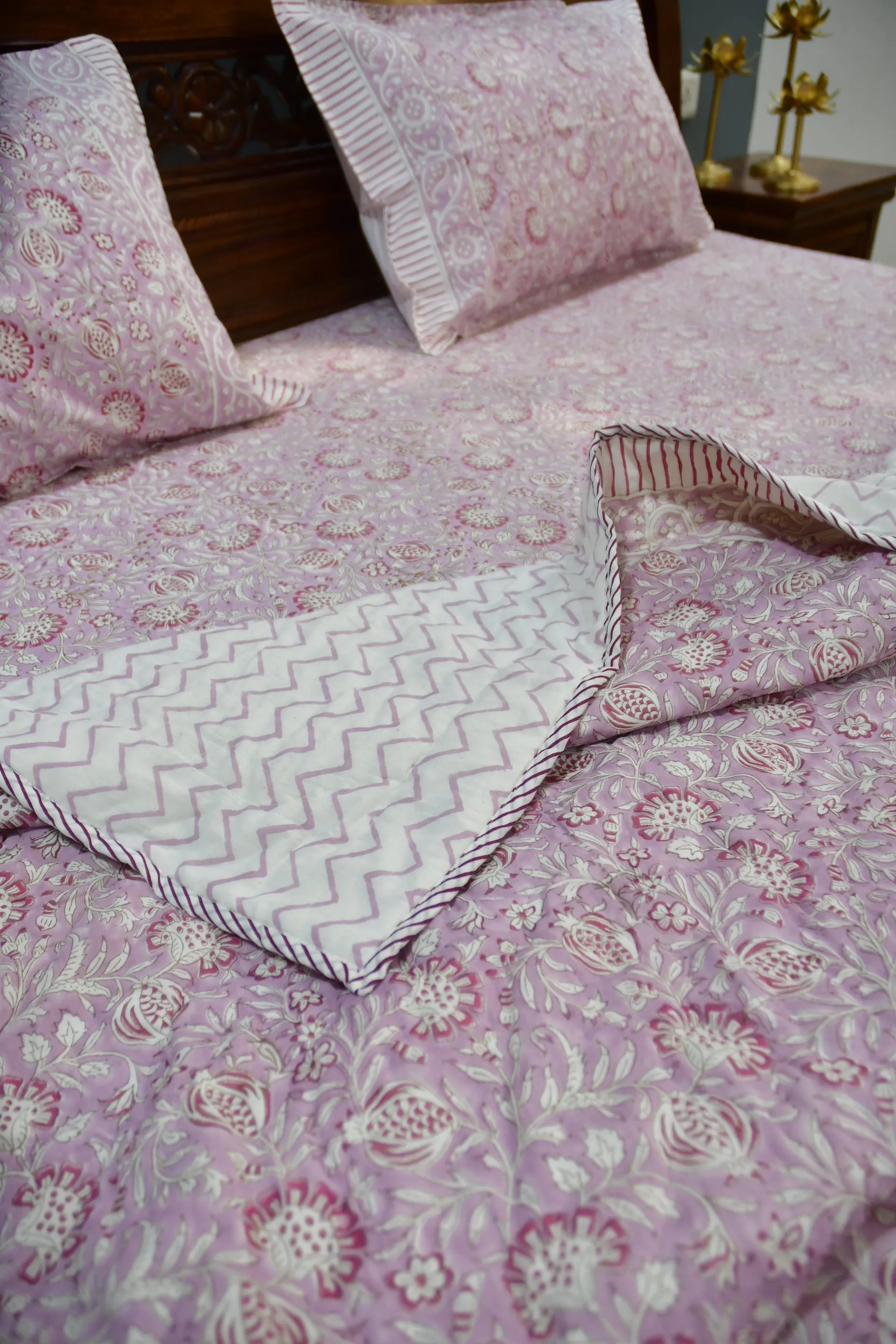 Gulabi Floral Bedding Set: A Blooming Retreat for Your Bedroom