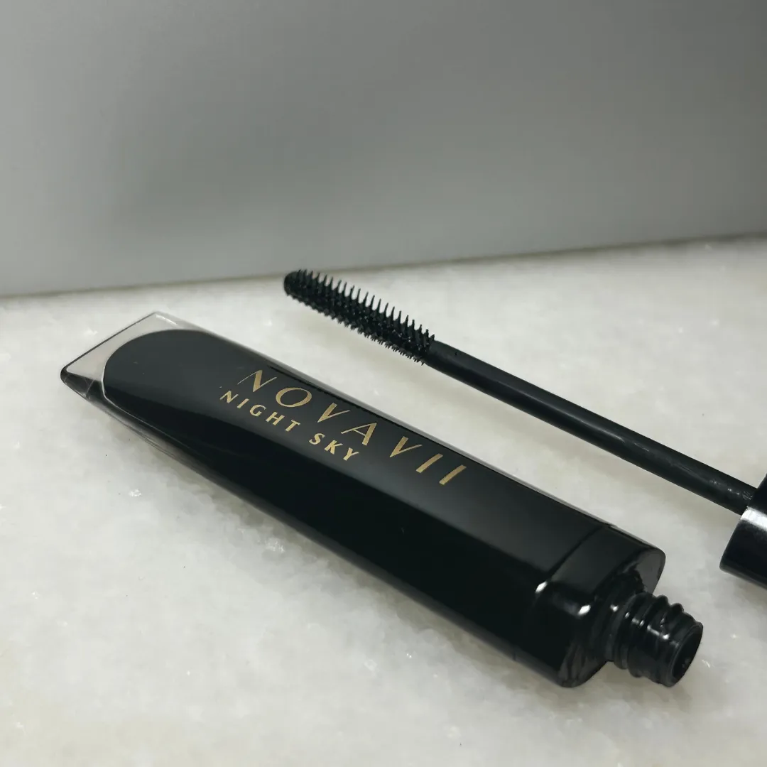 Night Sky Mascara - Waterproof Gel Mascara in Velvety Black (Lengthening)